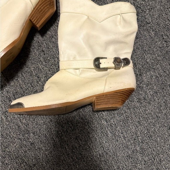 Vintage Comb Last 1970s Women's Cream Leather Boots - Picture 3 of 6